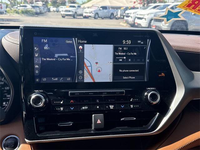 used 2021 Toyota Highlander car, priced at $38,999