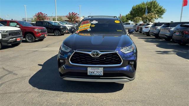 used 2021 Toyota Highlander car, priced at $38,999