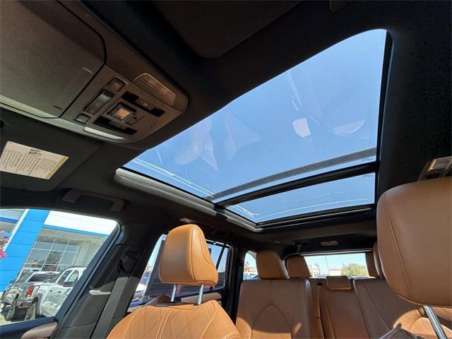 used 2021 Toyota Highlander car, priced at $38,999