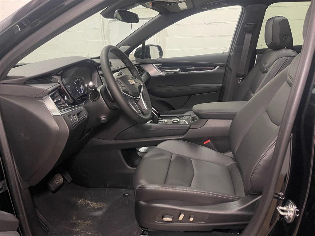 new 2025 Cadillac XT5 car, priced at $57,155