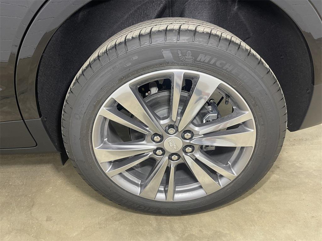 new 2025 Cadillac XT5 car, priced at $57,155