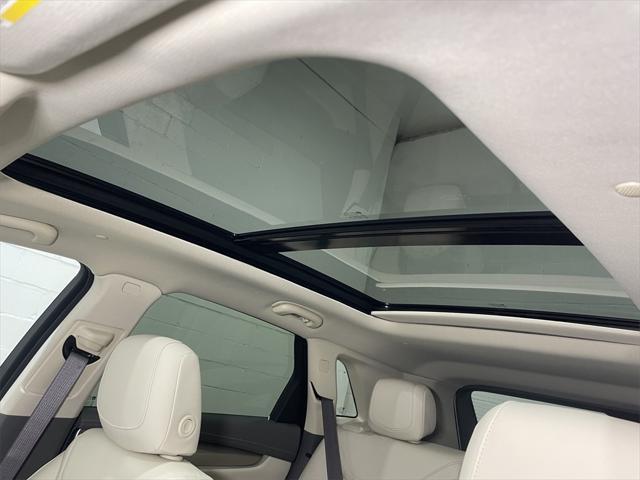 new 2025 Cadillac XT5 car, priced at $56,515