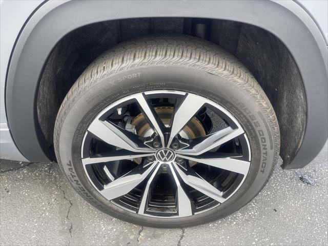 used 2025 Volkswagen Atlas car, priced at $48,490