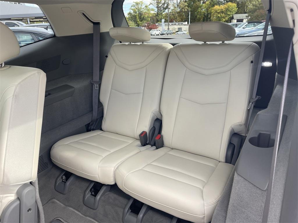 used 2023 Cadillac XT6 car, priced at $38,491