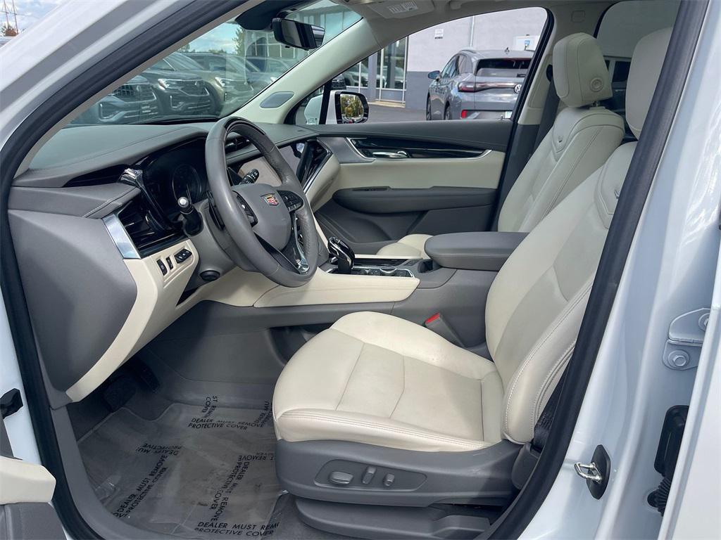 used 2023 Cadillac XT6 car, priced at $38,491