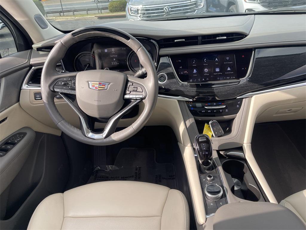 used 2023 Cadillac XT6 car, priced at $38,491