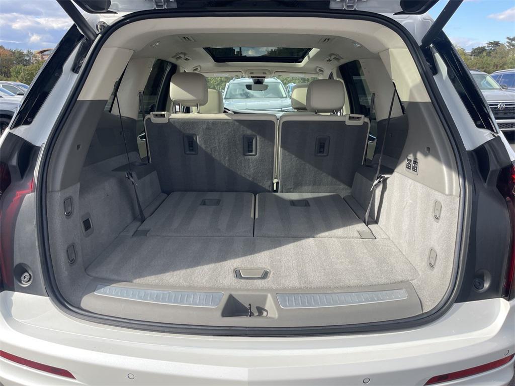 used 2023 Cadillac XT6 car, priced at $38,491