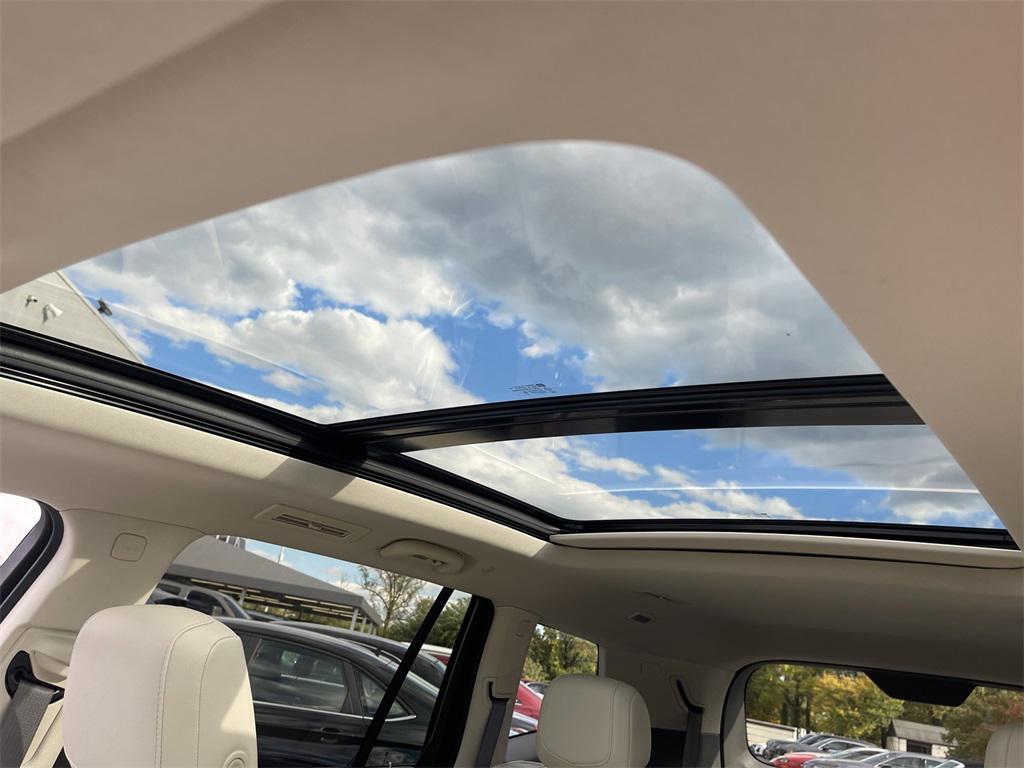 used 2023 Cadillac XT6 car, priced at $38,491