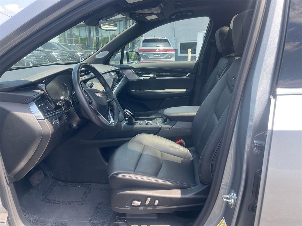 used 2024 Cadillac XT6 car, priced at $42,491