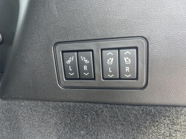 used 2024 Cadillac XT6 car, priced at $43,490
