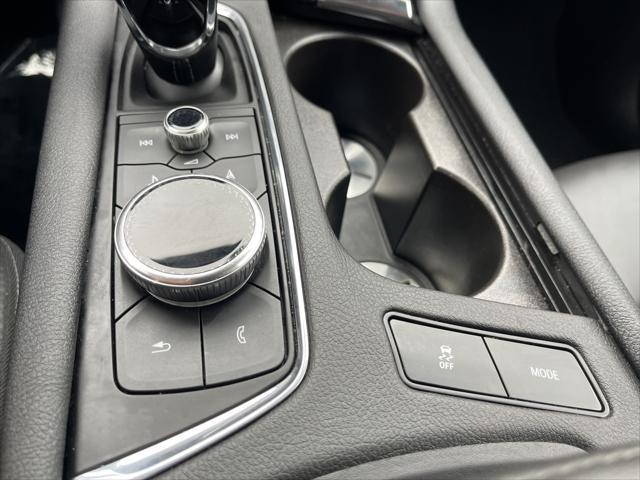 used 2024 Cadillac XT5 car, priced at $42,990