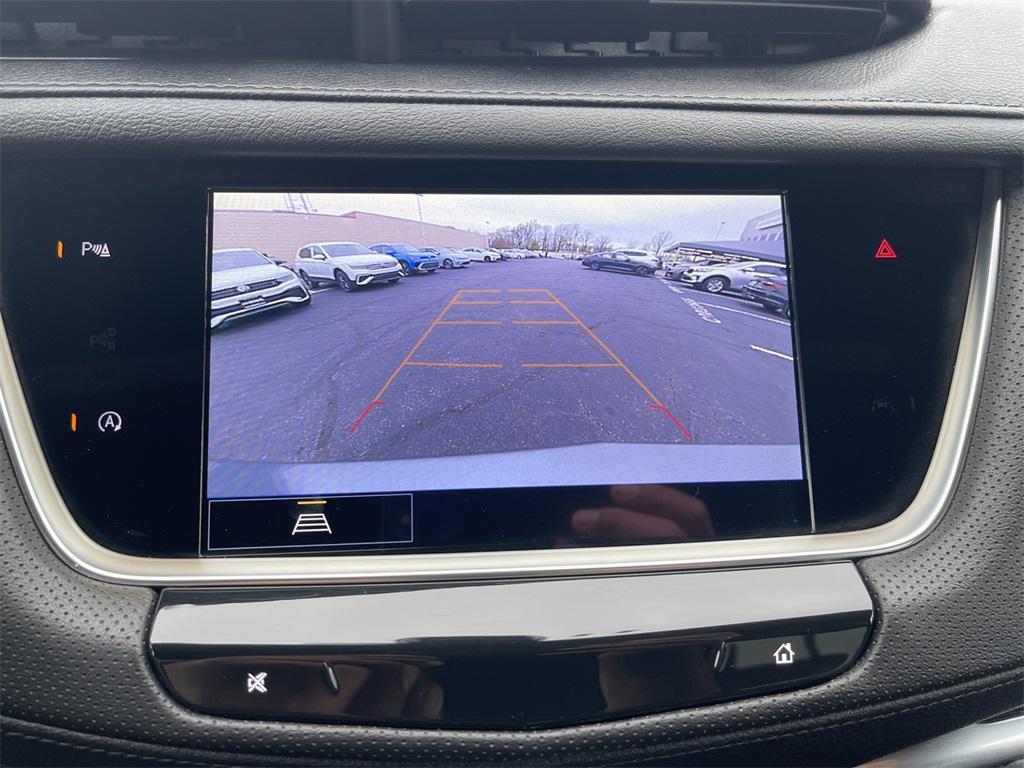 used 2024 Cadillac XT5 car, priced at $39,994