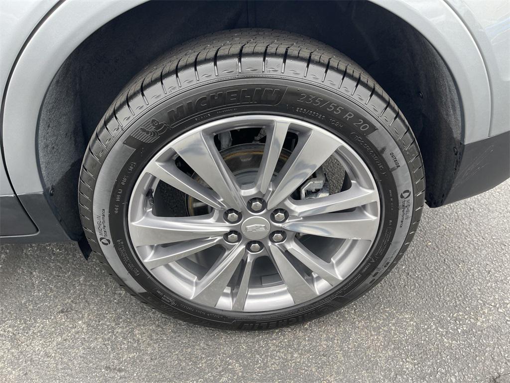 used 2024 Cadillac XT5 car, priced at $39,994