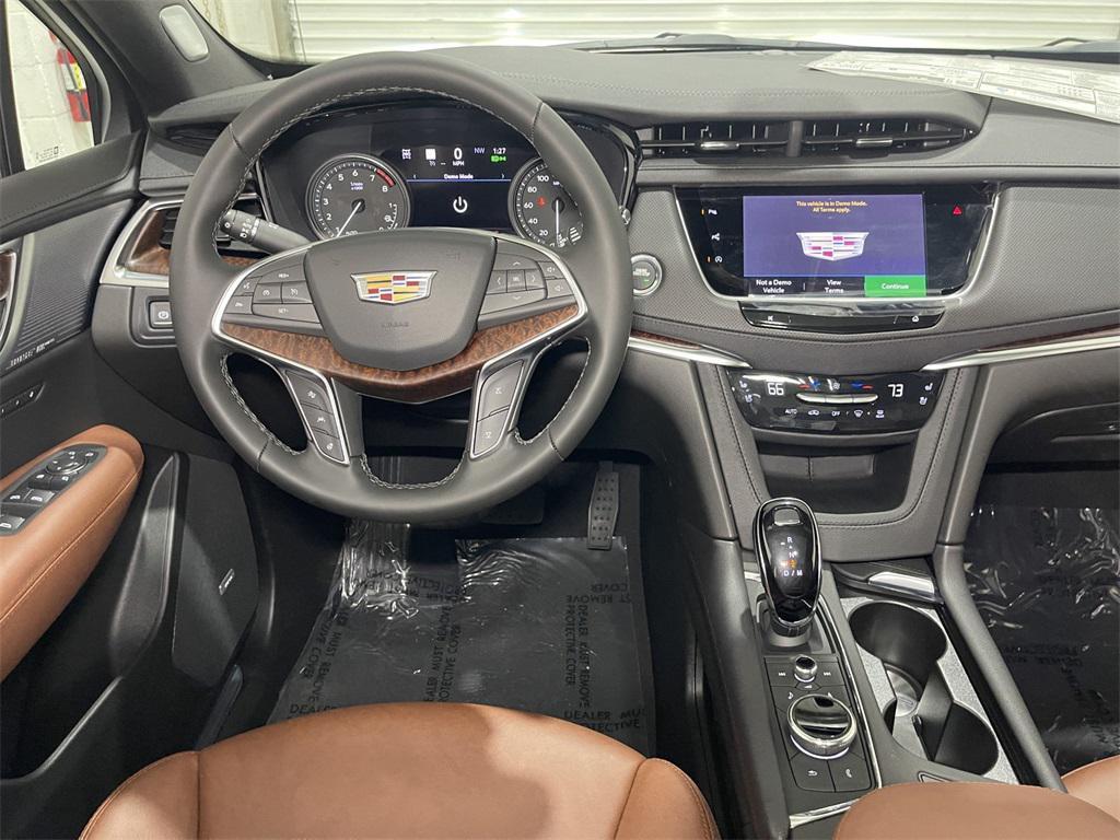 new 2025 Cadillac XT5 car, priced at $61,010