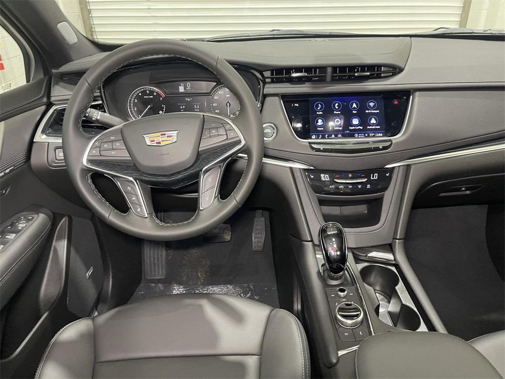 new 2025 Cadillac XT5 car, priced at $53,690