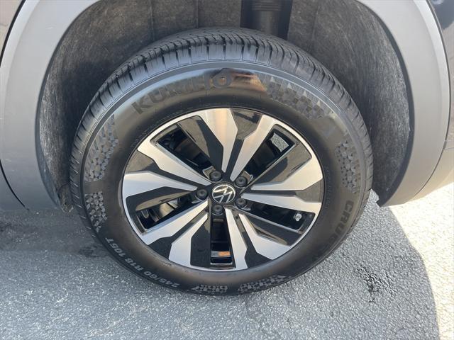 used 2024 Volkswagen Atlas Cross Sport car, priced at $34,990