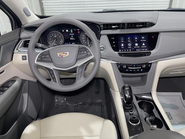 new 2025 Cadillac XT5 car, priced at $58,390