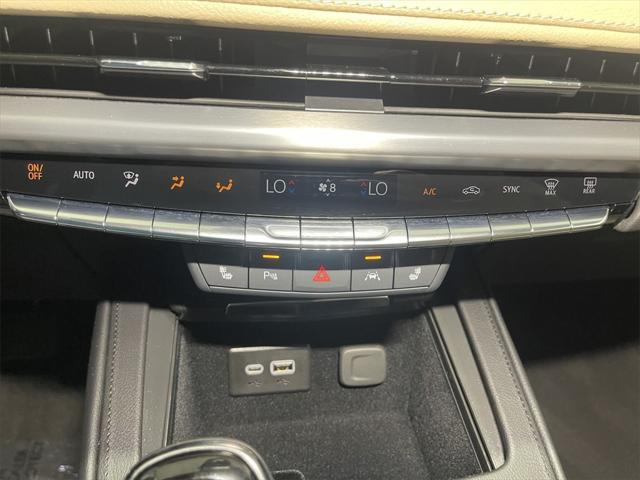 new 2024 Cadillac XT4 car, priced at $39,999