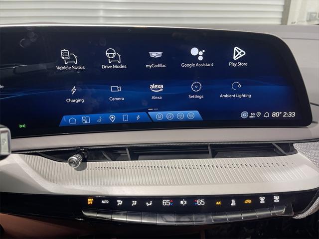 new 2025 Cadillac OPTIQ car, priced at $58,915
