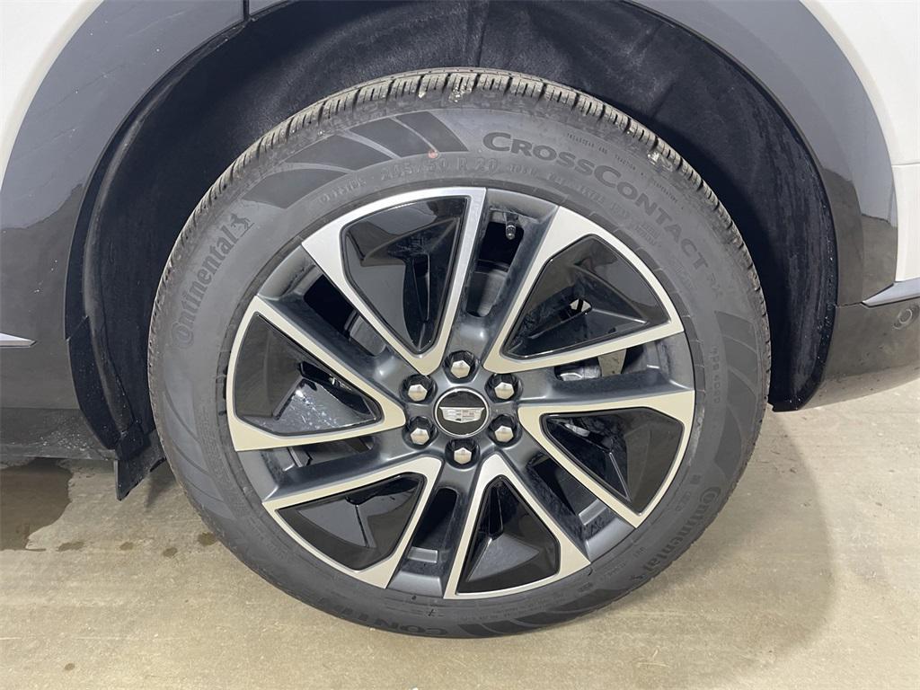 new 2025 Cadillac OPTIQ car, priced at $58,665