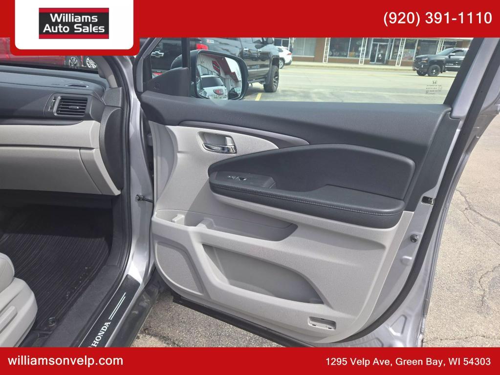 used 2022 Honda Pilot car, priced at $24,999