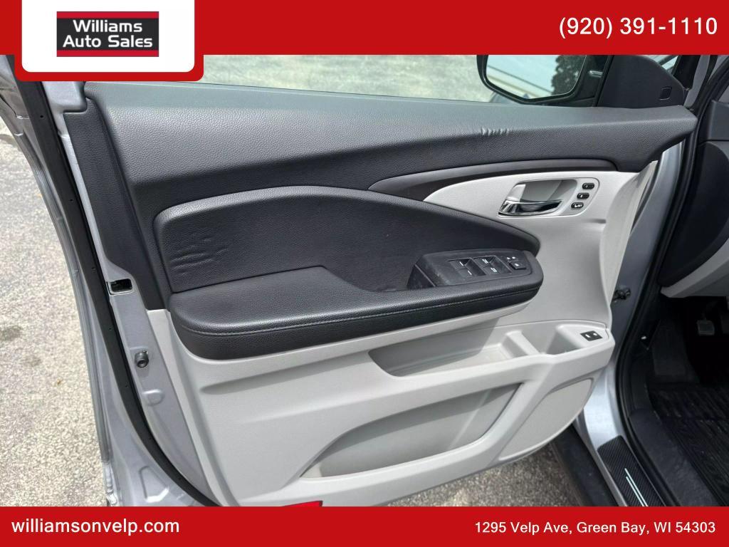 used 2022 Honda Pilot car, priced at $21,999