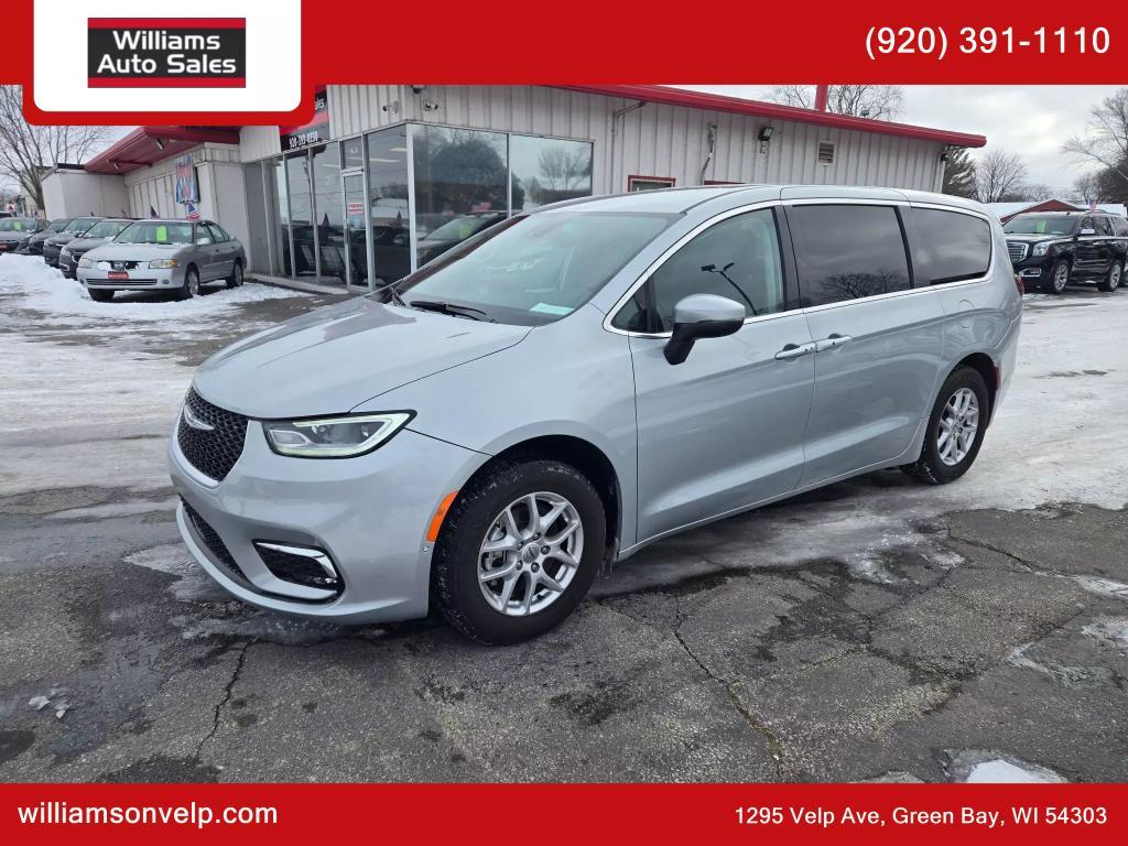 used 2023 Chrysler Pacifica car, priced at $27,499