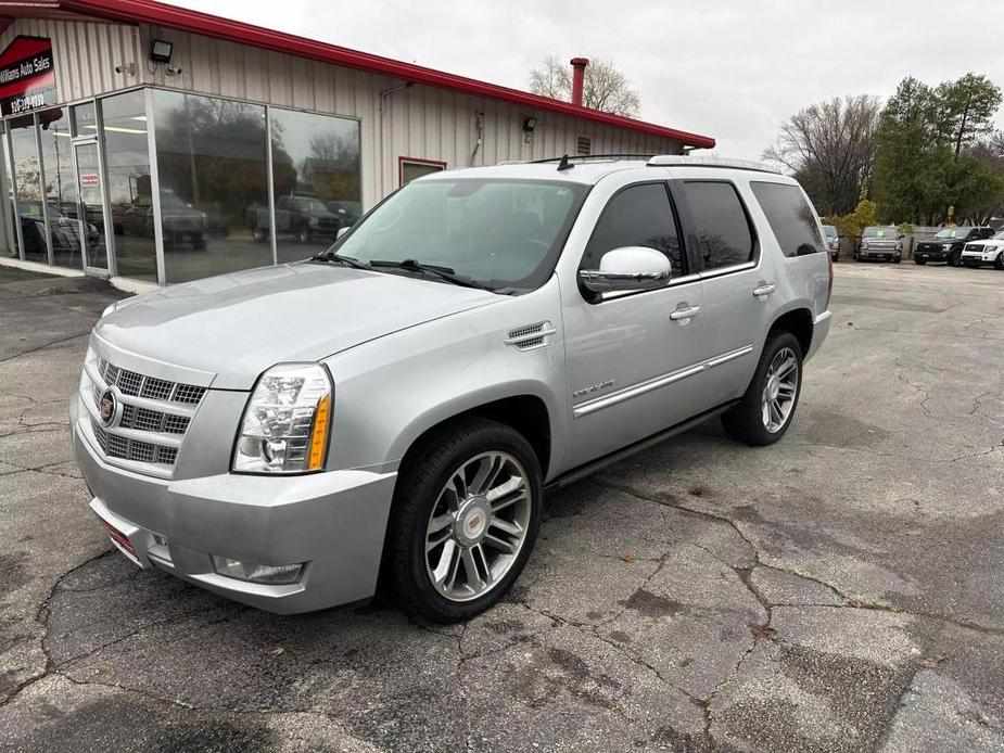 used 2013 Cadillac Escalade car, priced at $14,999