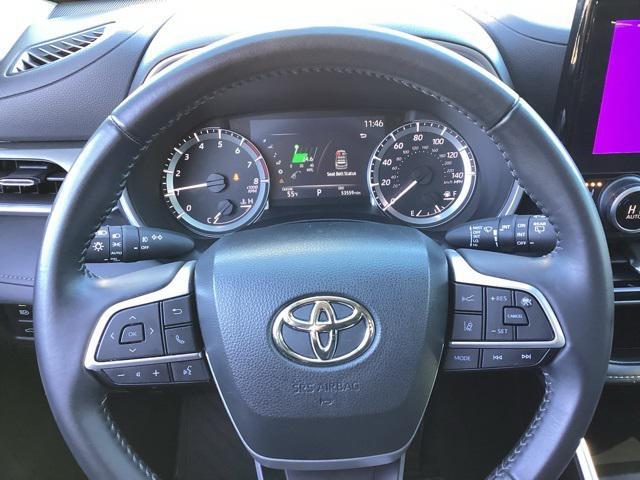 used 2023 Toyota Highlander car, priced at $36,990