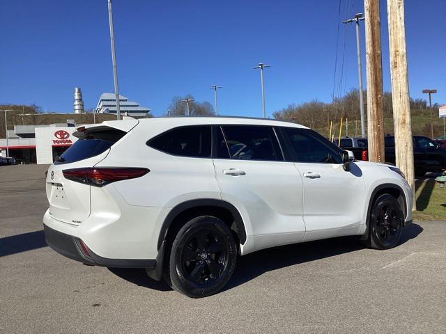 used 2023 Toyota Highlander car, priced at $36,990