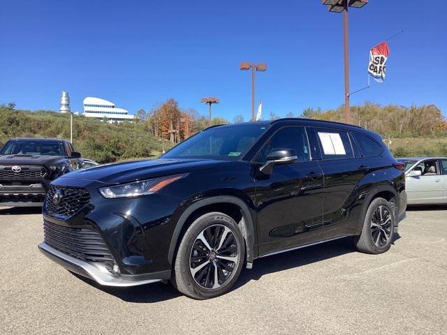 used 2022 Toyota Highlander car, priced at $35,990