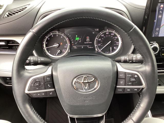 used 2022 Toyota Highlander car, priced at $35,990