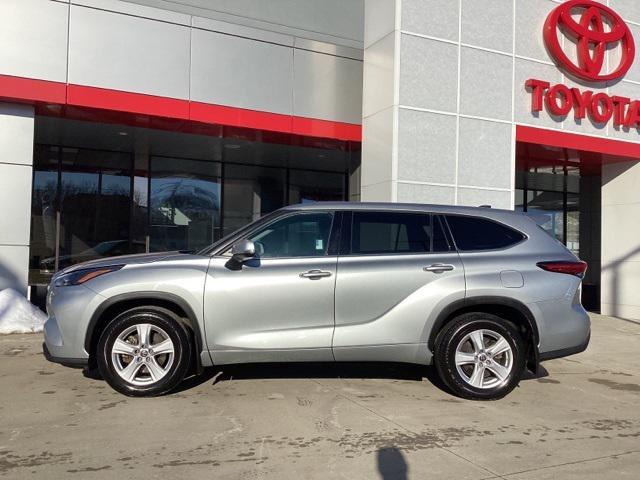 used 2022 Toyota Highlander car, priced at $28,990