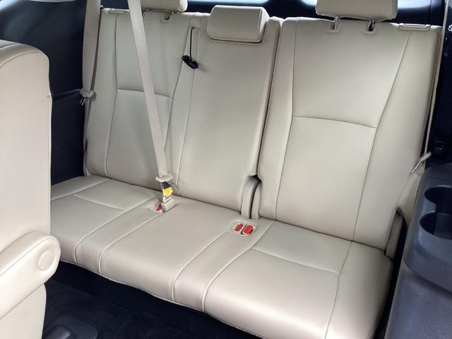 used 2021 Toyota Highlander car, priced at $32,990