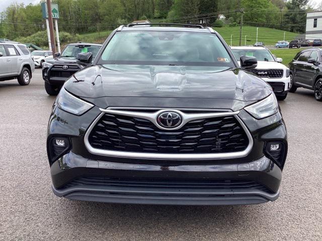 used 2021 Toyota Highlander car, priced at $32,990