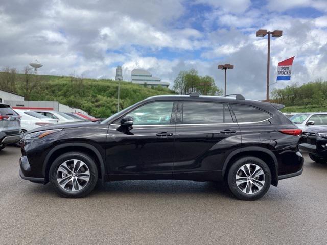 used 2021 Toyota Highlander car, priced at $32,990