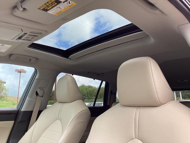 used 2021 Toyota Highlander car, priced at $32,990