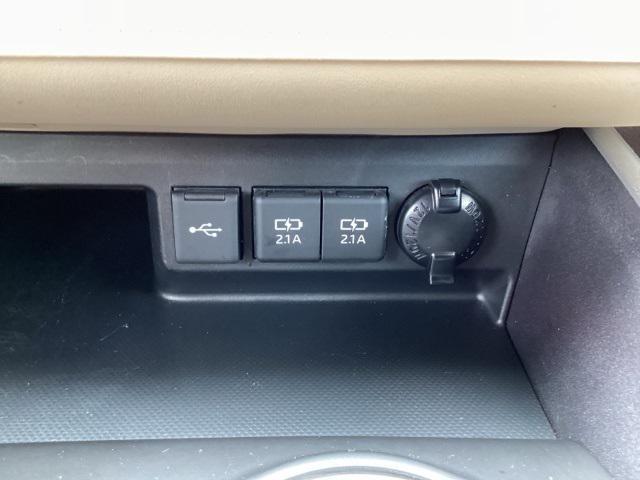used 2021 Toyota Highlander car, priced at $32,990