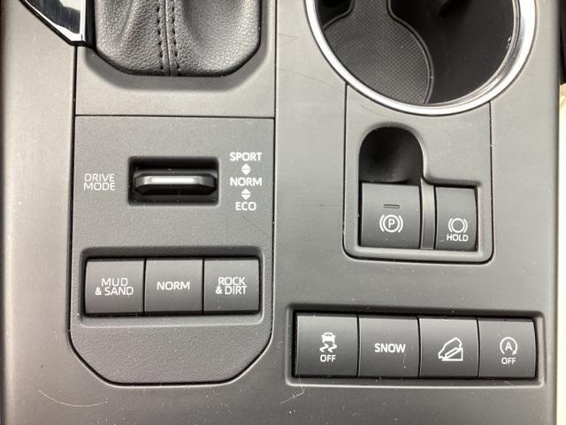 used 2021 Toyota Highlander car, priced at $32,990