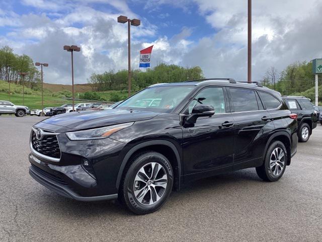 used 2021 Toyota Highlander car, priced at $32,990