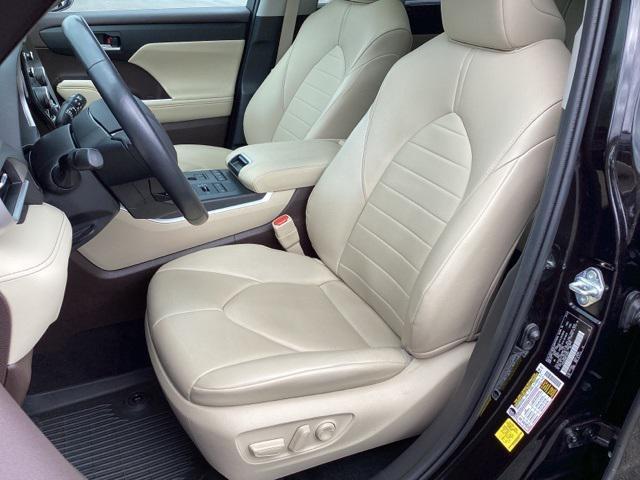 used 2021 Toyota Highlander car, priced at $32,990