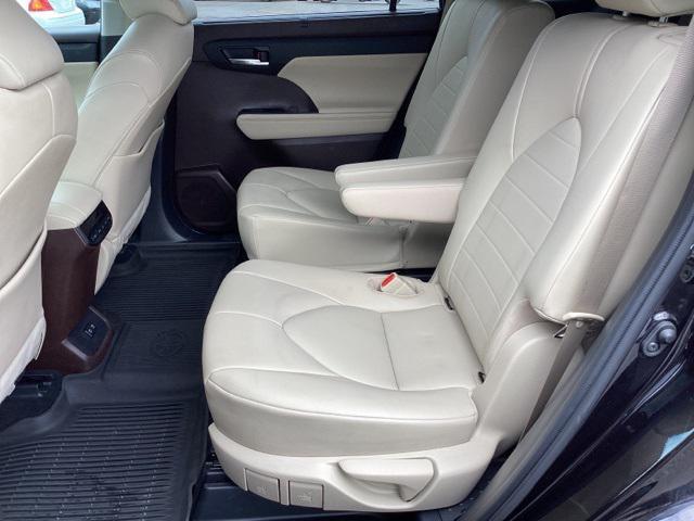 used 2021 Toyota Highlander car, priced at $32,990