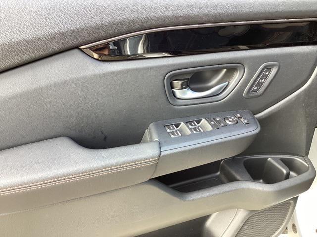 used 2025 Honda Pilot car, priced at $44,990