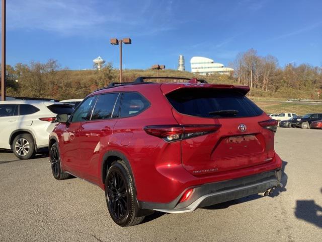 used 2023 Toyota Highlander car, priced at $39,990