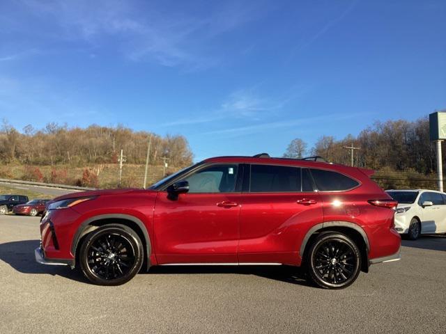 used 2023 Toyota Highlander car, priced at $39,990