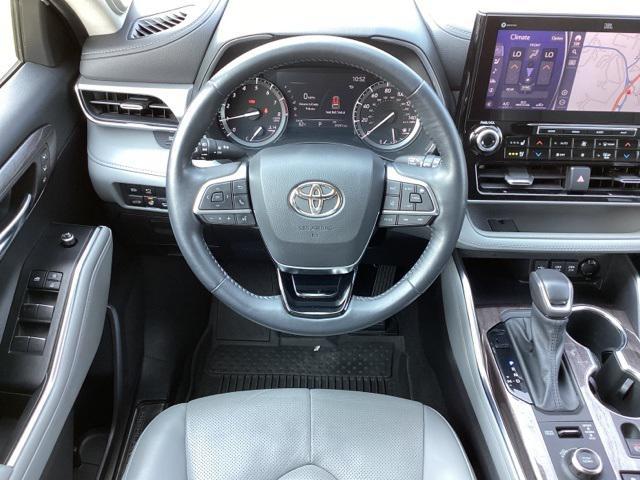 used 2021 Toyota Highlander car, priced at $40,990