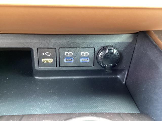 used 2022 Toyota Highlander car, priced at $42,990