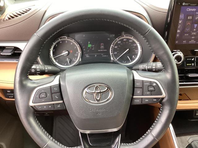 used 2022 Toyota Highlander car, priced at $42,990