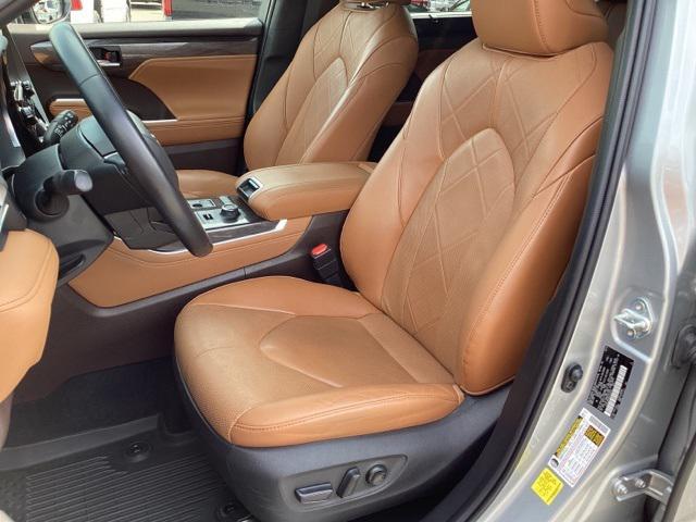 used 2022 Toyota Highlander car, priced at $42,990