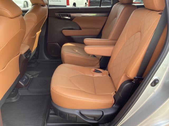 used 2022 Toyota Highlander car, priced at $42,990
